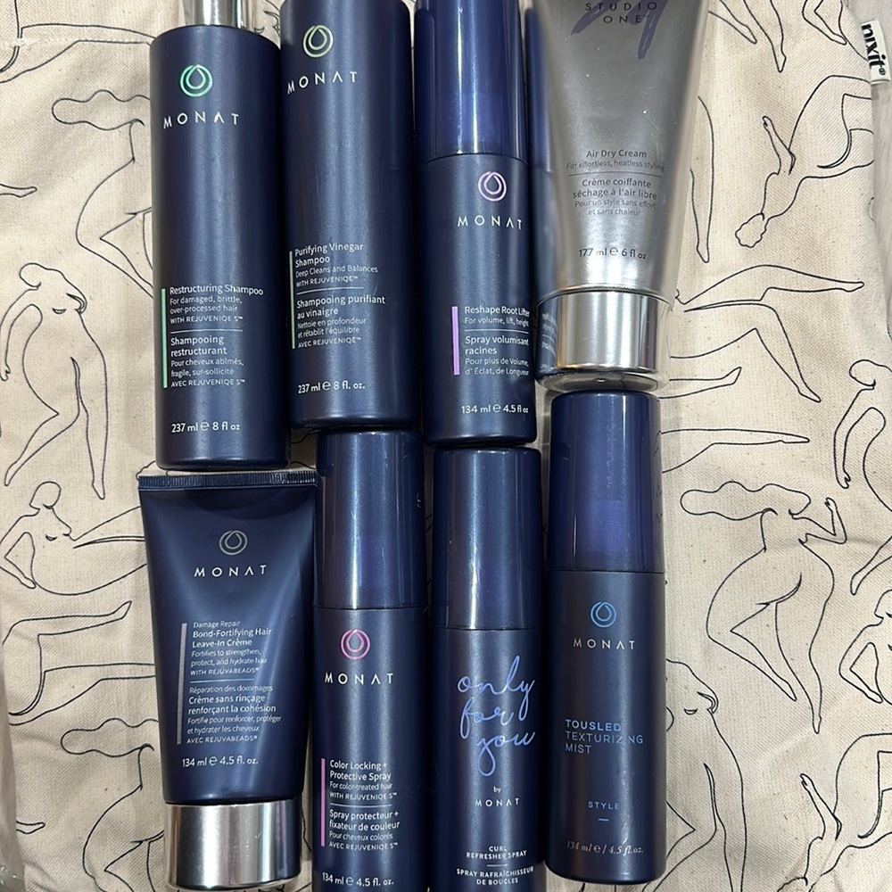 Monat hair car